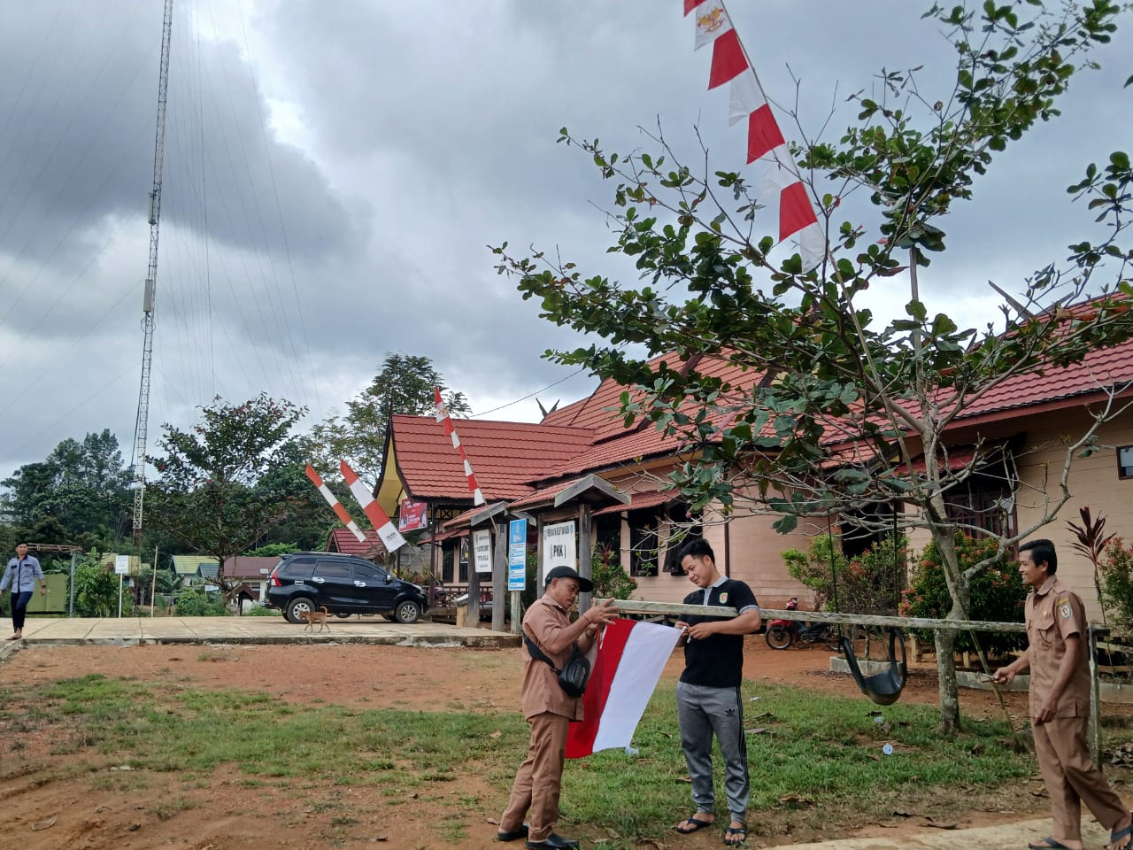 Pemasangan Bendera dan umbul-umbul